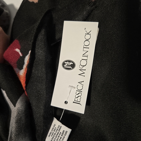 Jessica McClintock Black and Red Scarf Wrap - Picture 7 of 8